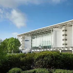 Hilton London Heathrow Airport מלון הית'רו